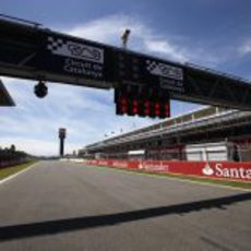 El semáforo de la recta principal del Circuit de Catalunya