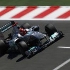 Schumacher rodando sobre el asfalto de Montmeló en el GP de España