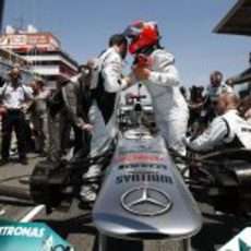 Michael Schumacher en la parrilla del GP de España 2011