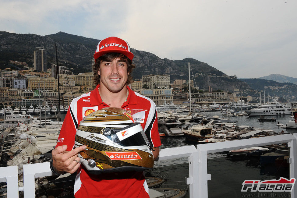 Fernando Alonso usará un casco dorado en el GP de Mónaco 2011