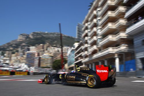 Petrov se pasa ligeramente de frenada en la entrada a la Chicane