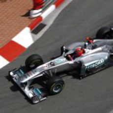 Michael Schumacher rueda en los libres de Monaco 2011