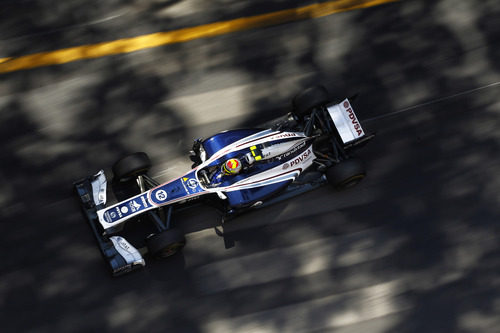 Pastor Maldonado por las calles de Mónaco