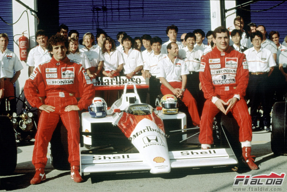El equipo McLaren, con Prost y Senna de pilotos