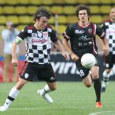 Fernando Alonso en el partido benéfico previo al GP de Mónaco 2011