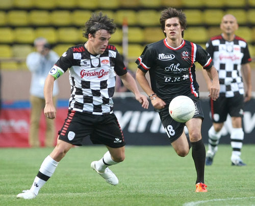 Fernando Alonso en el partido benéfico previo al GP de Mónaco 2011