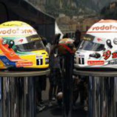 Los cascos de Hamilton y Button para el GP de Mónaco 2011