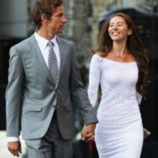 Jenson Button y Jessica Michibata vestidos de gala en Mónaco 2011