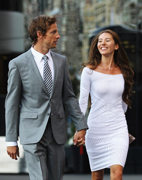 Jenson Button y Jessica Michibata vestidos de gala en Mónaco 2011