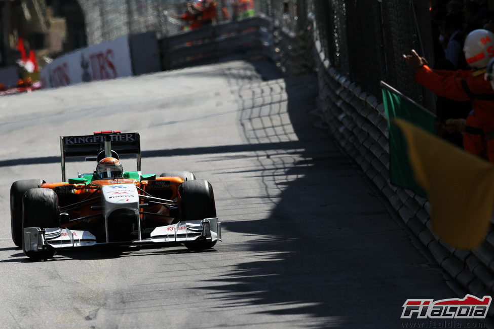 Adrian Sutil en las calles de Montecarlo 2011