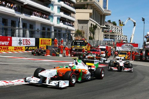 Paul di Resta en la chicane de la salida del túnel de Mónaco 2011