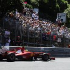 Felipe Massa frente al público de Mónaco 2011