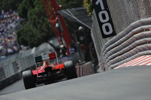 Nueva cubierta motor en el Ferrari 150º Italia en el GP de Mónaco 2011
