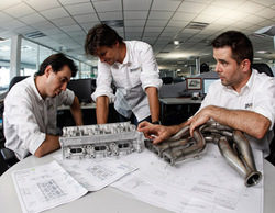 Renault confía en haber solucionado todos sus problemas para el primer test en Baréin