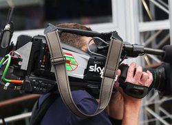 Cuatro carreras históricas y 18 horas de directo en el estreno de MovistarTV