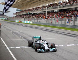 Hamilton: "Me estoy empujando a mí mismo más de lo que lo hace Rosberg"