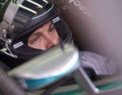 Rosberg recibe una reprimenda por entorpecer a Pérez en los Libres 2