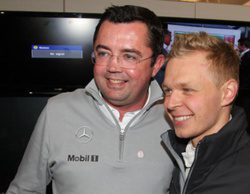 Boullier habla sobre Magnussen: "Tiene un coche que no es fácil de pilotar y eso no le ayuda"