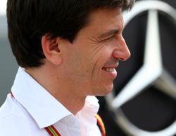 Toto Wolff está convencido de que Lewis Hamilton seguirá luchando por el Mundial