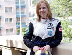 Alice Powell podría pilotar para Caterham en Abu Dabi