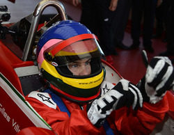 Jacques Villeneuve: "Creo que Alonso lucharía por el título con el SF15-T"