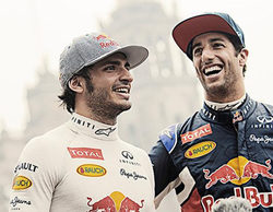 Carlos Sainz y Daniel Ricciardo protagonizan en México una exhibición de F1 con el RB7