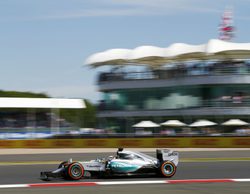 Hamilton vuelve a la cabeza en los Libres 3 del Gran Premio de Gran Bretaña