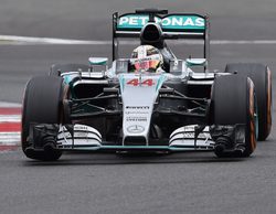 Lewis Hamilton acierta y se lleva la locura del GP de Gran Bretaña 2015