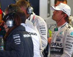 Niki Lauda empatiza con Nico Rosberg: "Me siento triste por su resultado en la carrera"