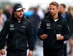 Button y Alonso recaen en México: 50 posiciones para el inglés y 10 para el español