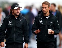 Button y Alonso recaen en México: 50 posiciones para el inglés y 10 para el español