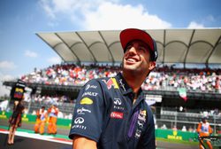 Daniel Ricciardo valora la NASCAR tras la invitación de Earnhardt