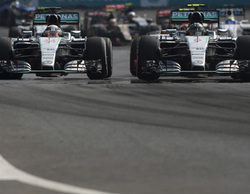Jacques Villeneuve: "Hamilton está empezando ya con los juegos mentales para 2016"