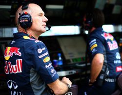 Adrian Newey: "Mercedes y Ferrari son los que dominan la F1 en estos momentos"