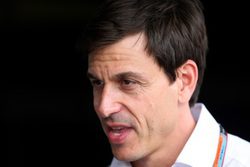 Toto Wolff: "Tener un motor independiente sería una mala idea"