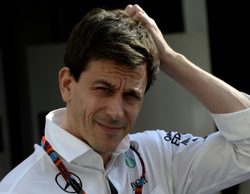 Mercedes se plantea reestructurar su equipo para afrontar las 21 carreras de 2016