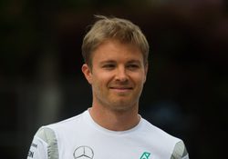 Nico Rosberg niega que la penalización de Hamilton le facilite el fin de semana