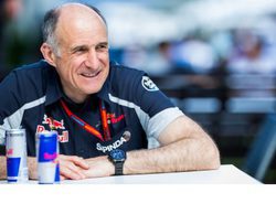 Franz Tost: "Si Red Bull ha renovado a Carlos, es porque no quieren perderle"