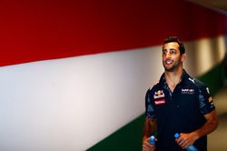 Daniel Ricciardo: "Nos gustaría estar un poco más cerca de Mercedes"