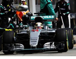 Hamilton sobre Rosberg: "Perder una décima no es estar preparado para detenerse"