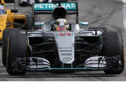 Lewis Hamilton: "No entiendo por qué el halo no estará en 2017"