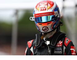 Romain Grosjean: "La FIA debería replantearse el sistema de las banderas azules"