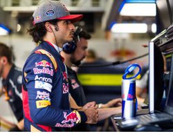 Franz Tost desmiente los rumores acerca de que Carlos Sainz podría ir a Renault Sport F1