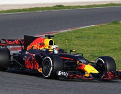 Sebastian Vettel lidera la mañana del primer dia de test en Barcelona