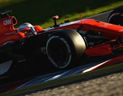 Fernando Alonso logra dar 72 vueltas en una jornada dominada por Valtteri Bottas