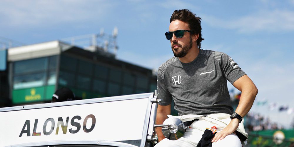 Zak Brown: "A Fernando Alonso le quedan 5 años por delante si le damos un buen coche"