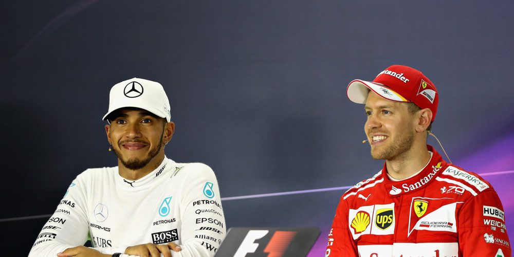 Lewis Hamilton: "La mejor forma de competir es rueda a rueda, ojalá pase con Vettel"