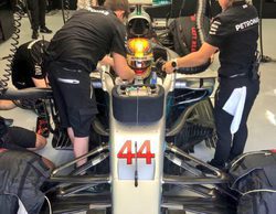 Lewis Hamilton lidera la primera jornada de test en Baréin