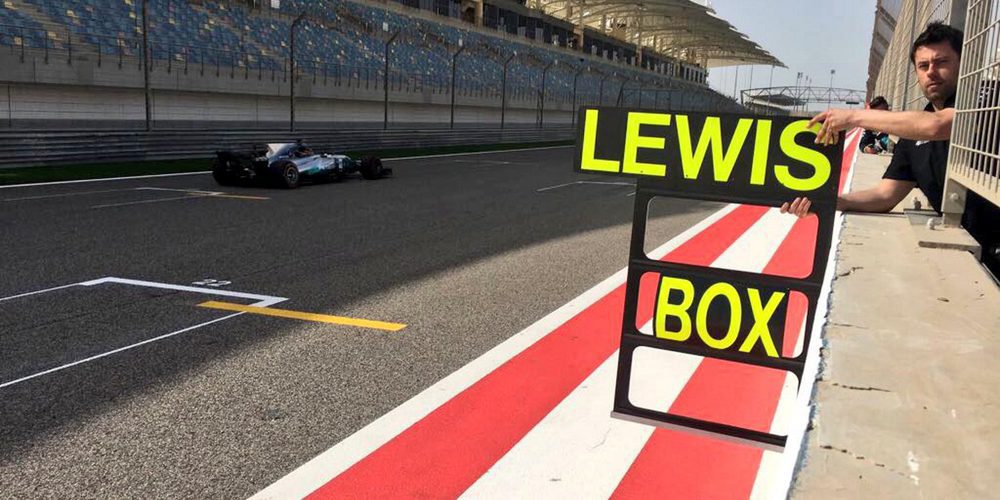 Lewis Hamilton lidera la primera jornada de test en Baréin