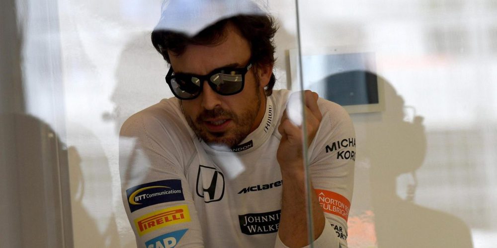 Fernando Alonso: "No fue un viernes fácil, pero la prioridad de mañana es entrar en Q3"